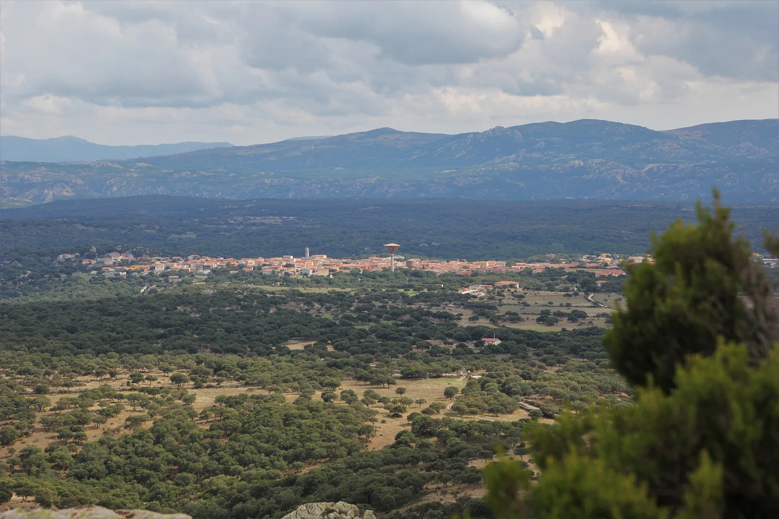 Veduta di Alà dei Sardi in Sardegna